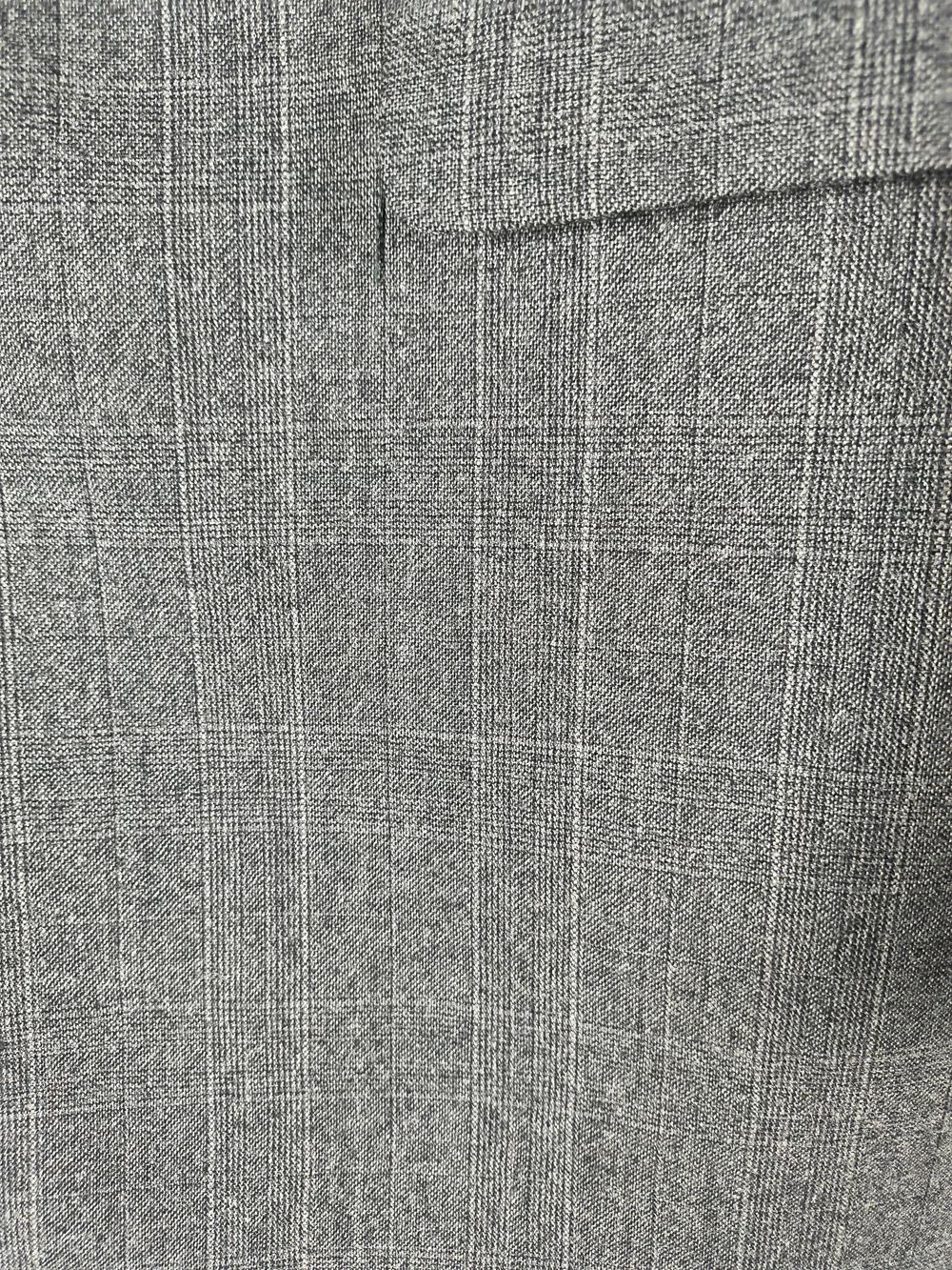 Daniel Hechter Suit Mens 46R Gray 2 Piece Plaid 100% Wool Notched Lapel 2 Button